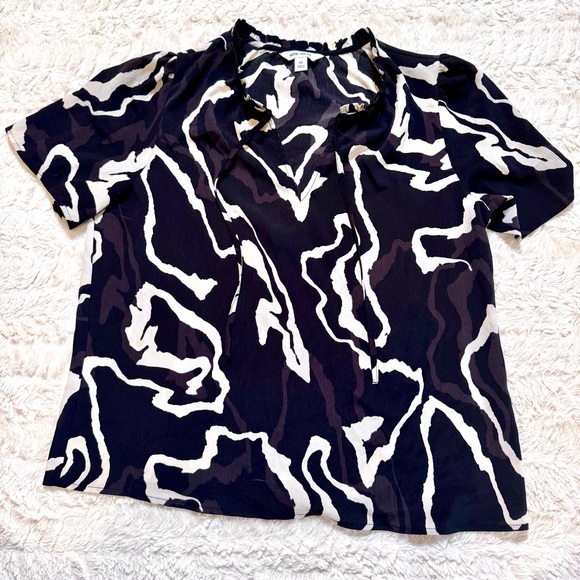 Nine West Sheer Black & White Abstract Tie-Neck Blouse – Medium - Picture 2 of 7